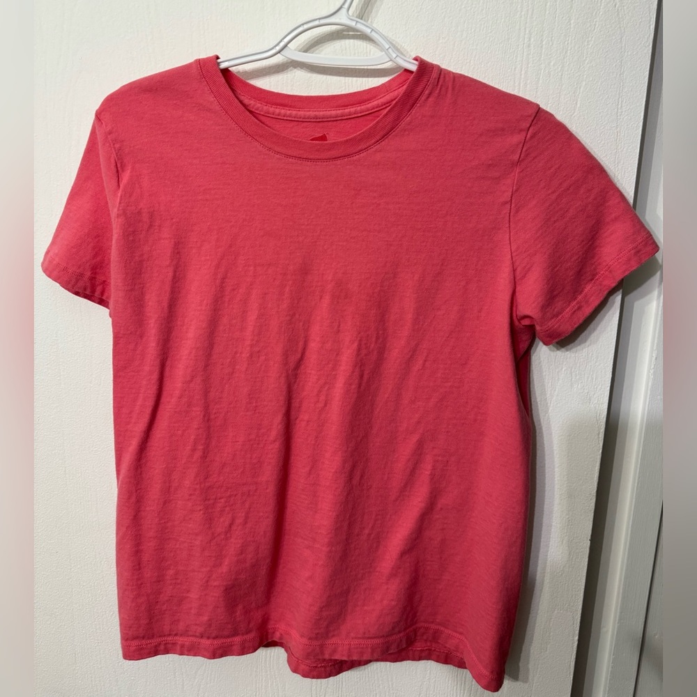 Light pink, Hanes t-shirt. Size small